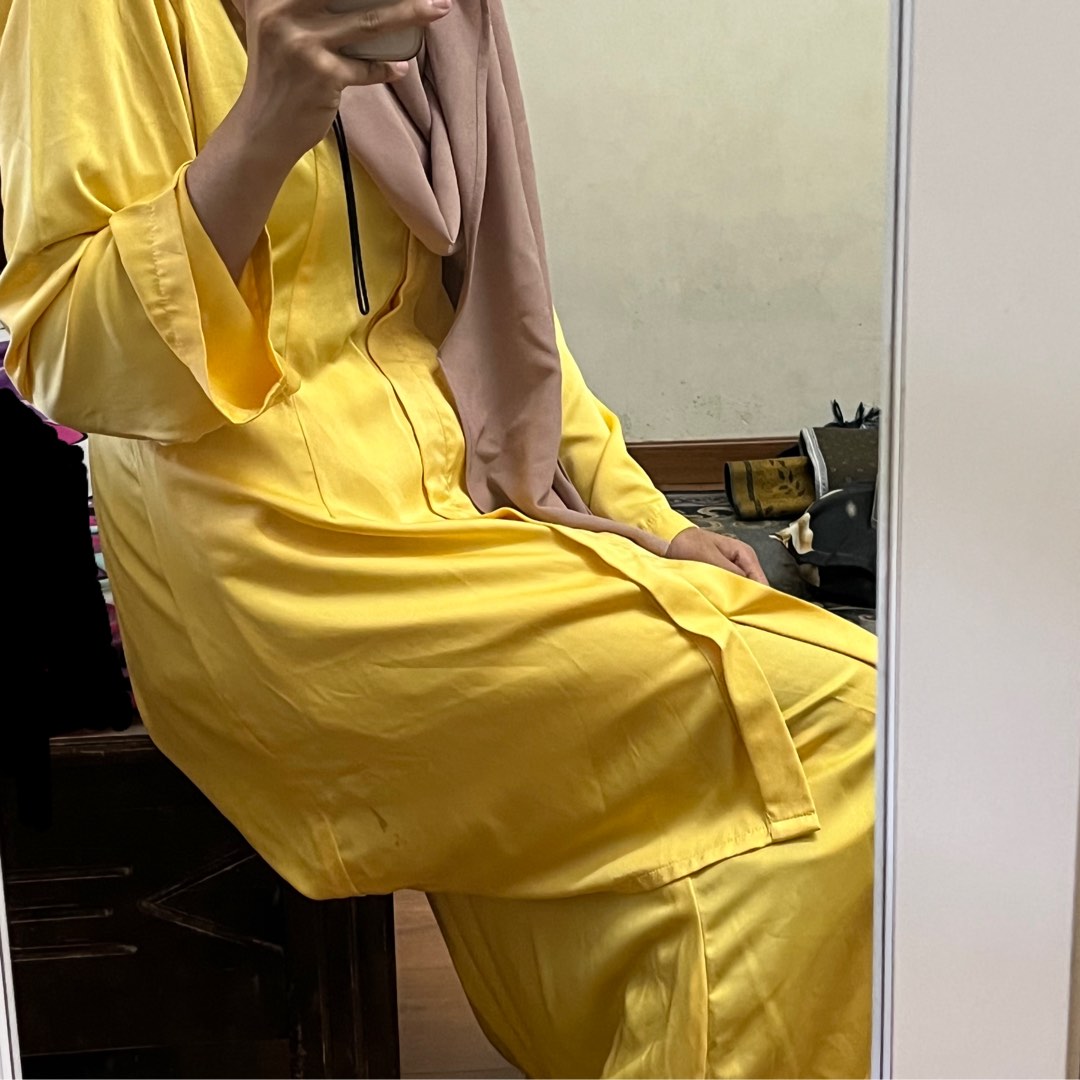 Kebarung Kuning Women S Fashion Muslimah Fashion Baju Kurung Sets On Carousell