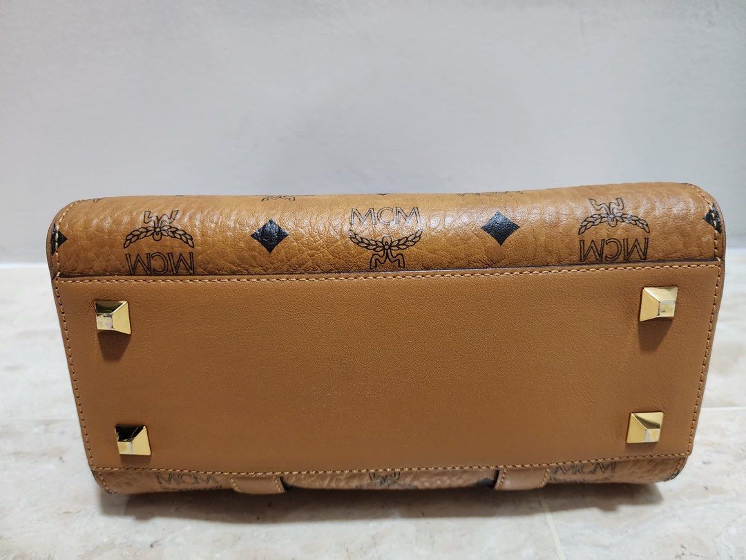 LYNA SHOP - IDR 7.750.000 MCM VISETOS SMALL BOSTON BAG