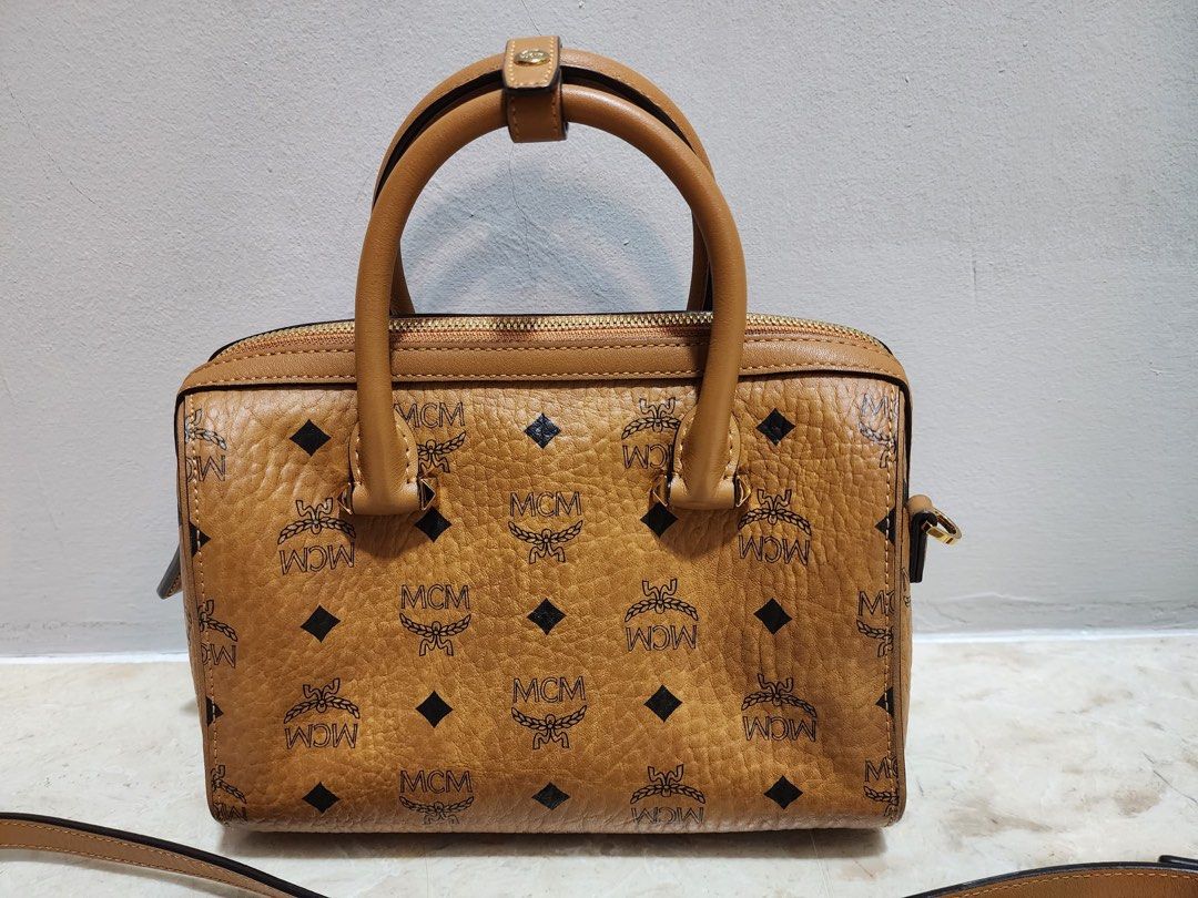 LYNA SHOP - IDR 7.750.000 MCM VISETOS SMALL BOSTON BAG