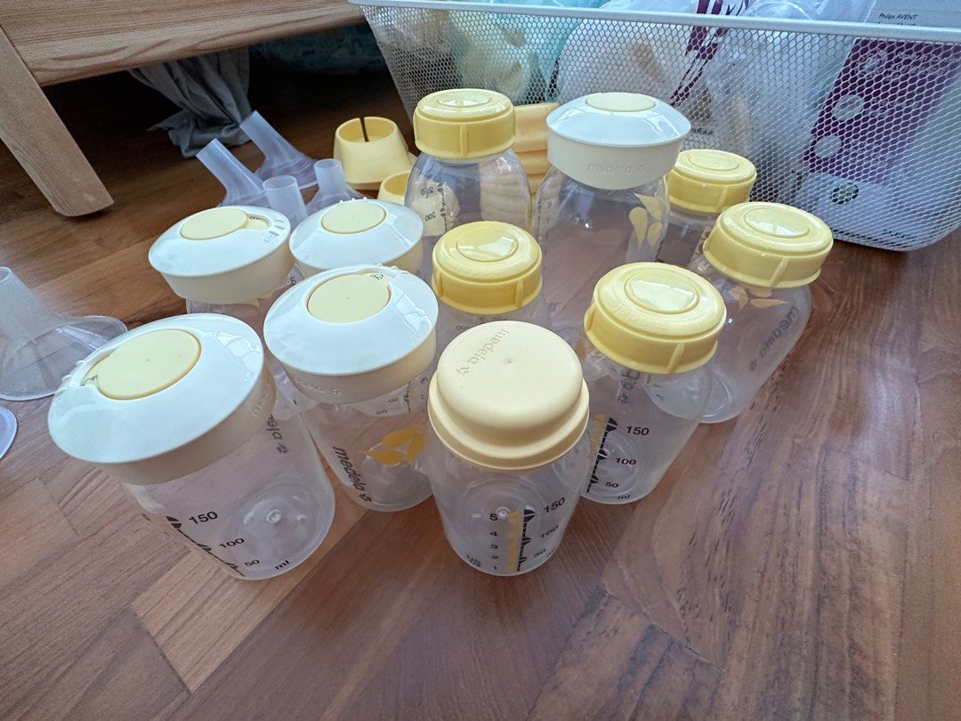 Medela freestyle pump (free ALL accessories), Babies & Kids, Nursing