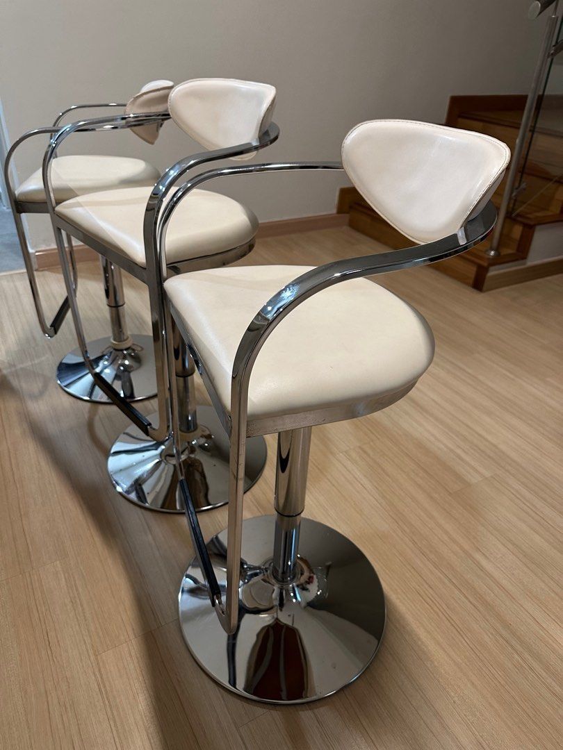 Moveable Island / Dining Table + Storage Drawers & complete