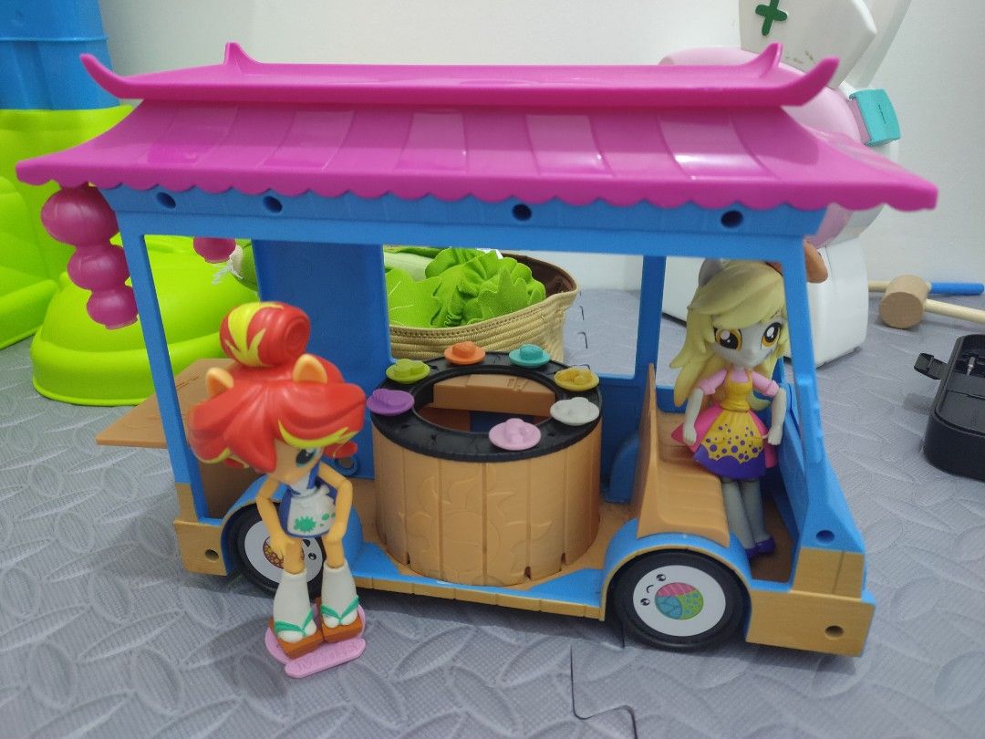 Sunset shimmer clearance sushi truck