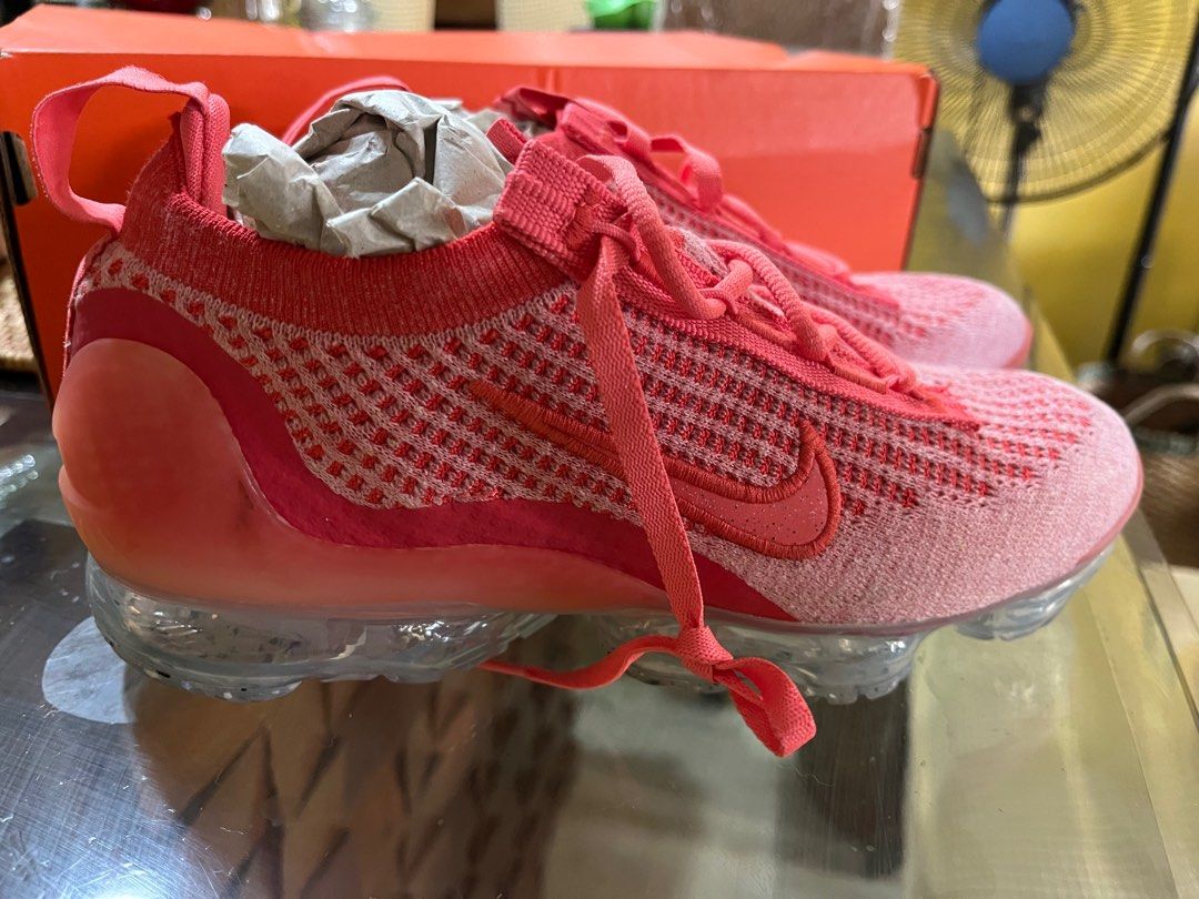 Womens vapormax top size 7