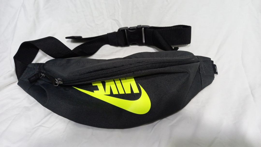 NIKE Waist Pouch, Men's Fashion, Bags, Belt bags, Clutches and Pouches ...