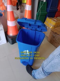 Plastic dust Bin with Pedal