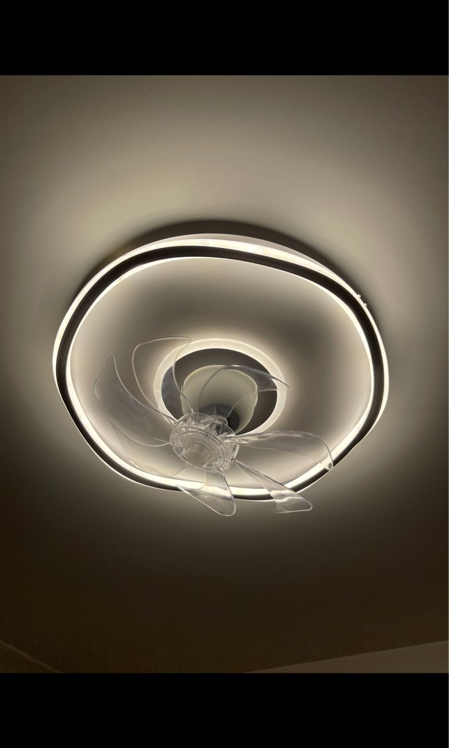 The lamp installation master is a professional in installing Taobao lamps or ceiling fans, the price is very cheap 👍🤣🤣 Please WhatsApp: 6619686862863125405571112