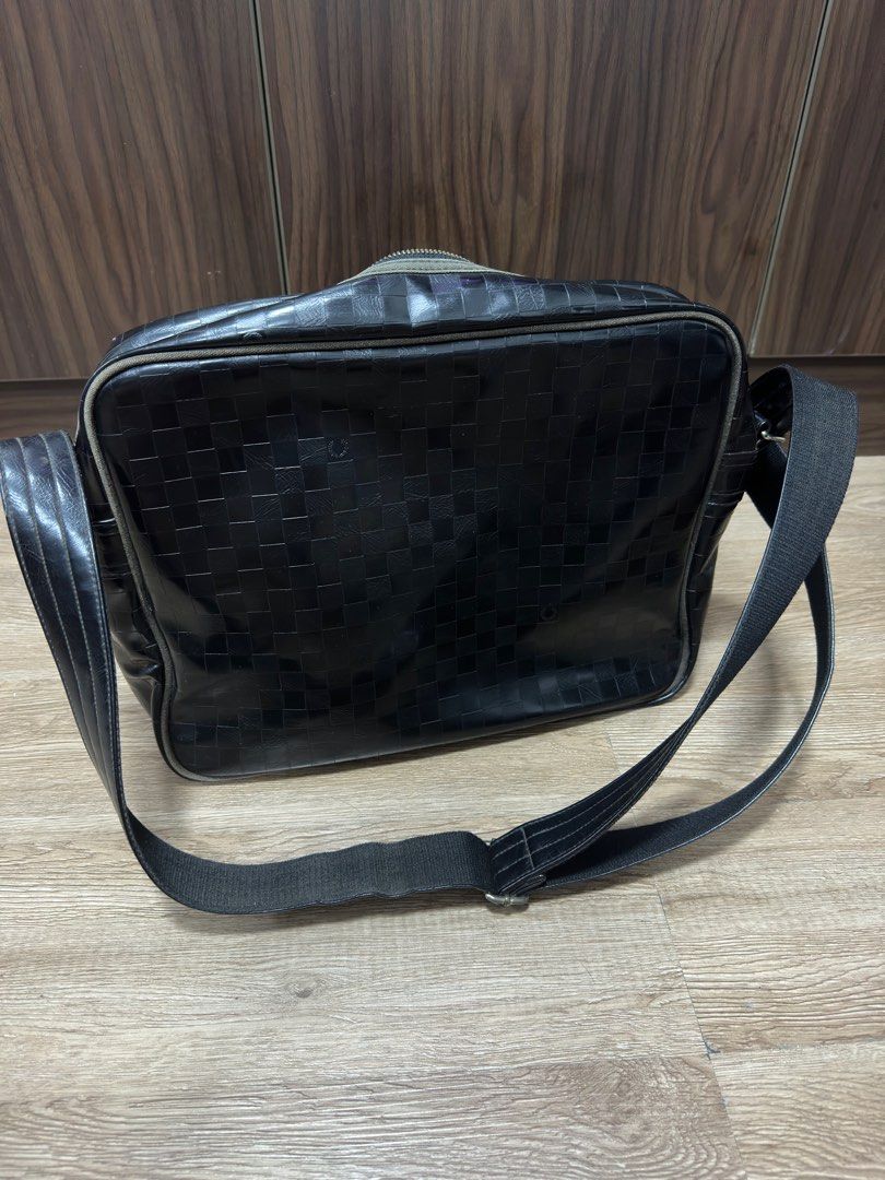 Preloved Fred Perry Checkered Messenger Sling Bag Men s Fashion