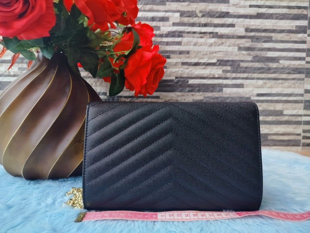 Preloved YSL sling bag (Category: Luxury Bags & Wallets) located in Cebu City. Submitted by day.98 (Listing ID 1229741655, Image 3). Description: selected from japan surplus caviar leather genuine leather coded & Etikita with dust bag no flaws.