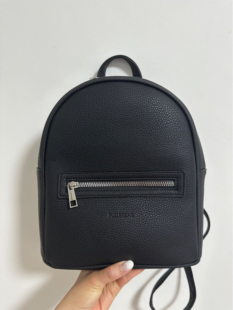 Pull and bear top black backpack