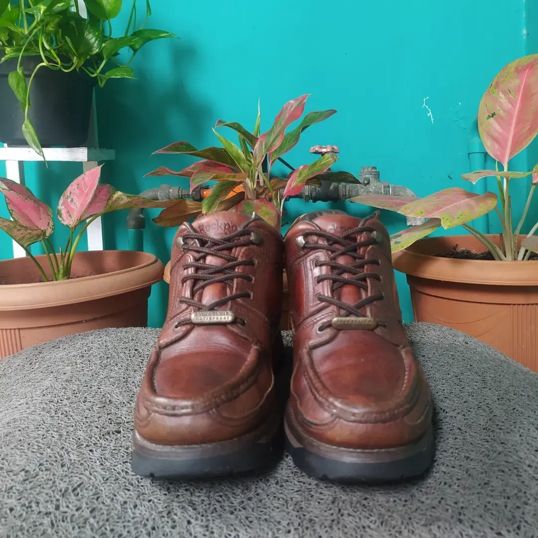 sepatu treking leather rockport made in portugal size 40 second