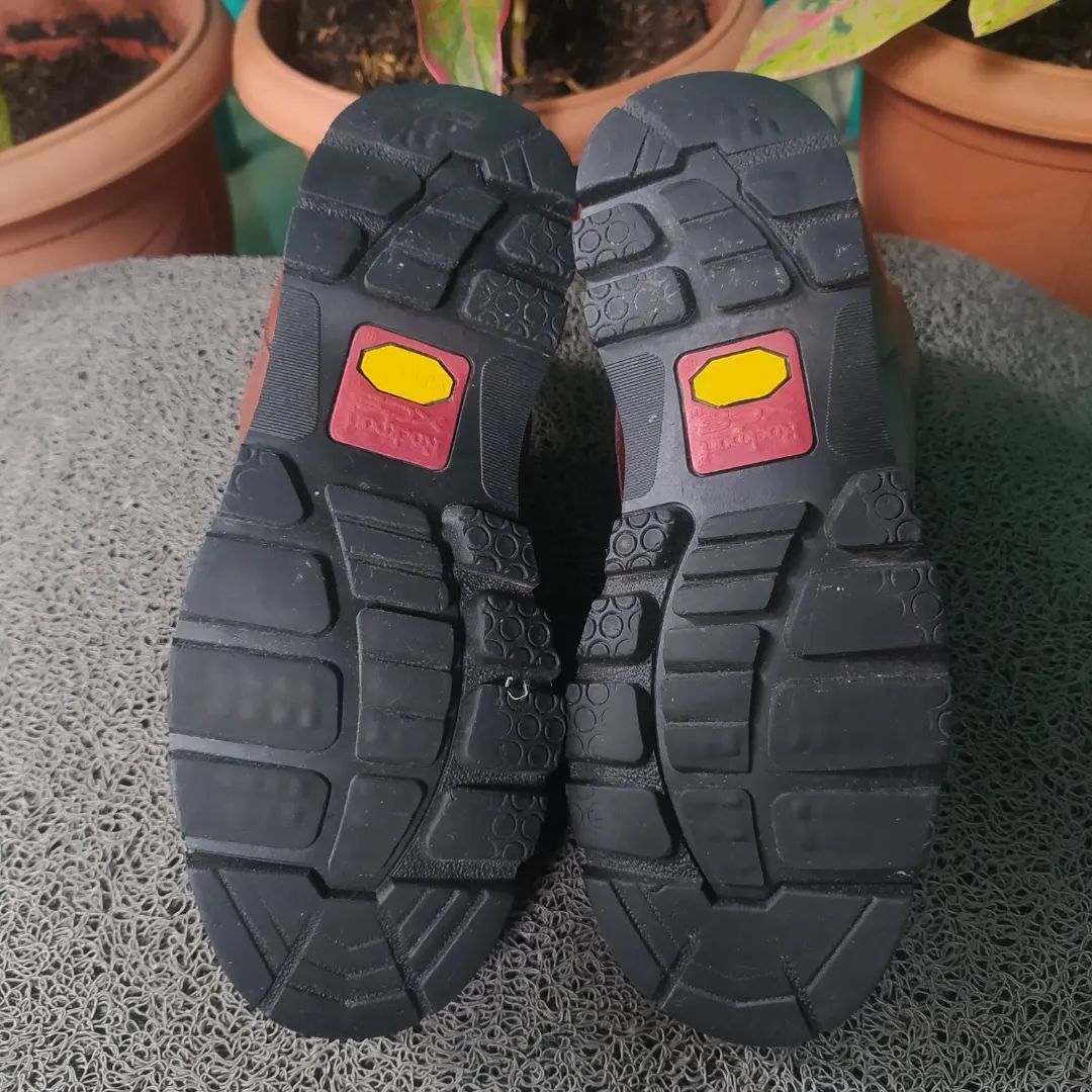 sepatu treking leather rockport made in portugal size 40 second