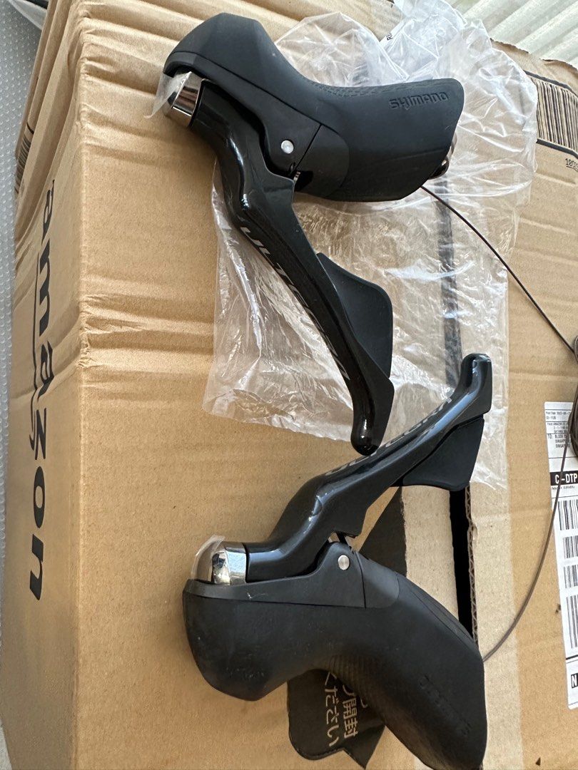 Shimano Ultegra R8000 shifters 2 x 11 speed, Sports Equipment