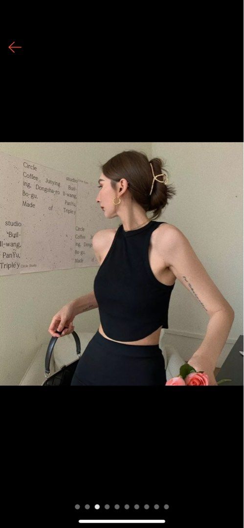 Singlets (Category: Sleeveless) located in Kuala Lumpur. Submitted by Venus_lim (Listing ID 1229695452, Image 3). Description: Got 4pieces new . The cutting is so small, suitable for girl 8-10 years old or lady who is 40kg . Take all 4 rm26 including postage .