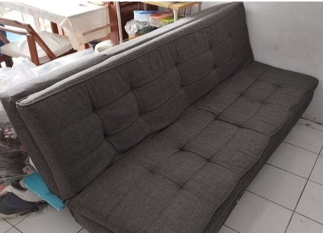 kain penutup sofa bed