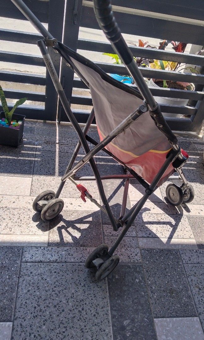 Stroller black and white, Babies & Kids, Infant Playtime on Carousell