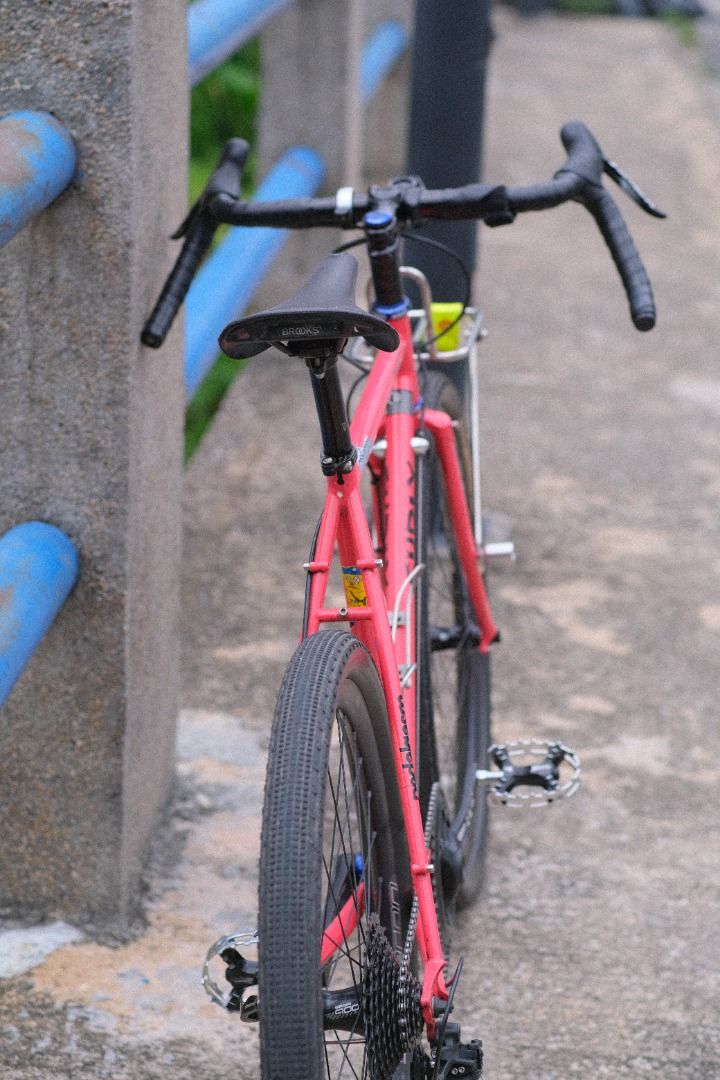 Surly Straggler Salmon Candy Red, Sports Equipment, Bicycles & Parts