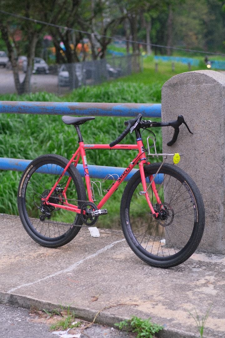 Surly straggler hotsell salmon candy red