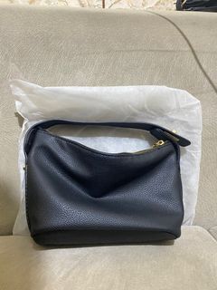 (Kategori: ) berada di . Dikirim oleh preloved_anth (ID iklan 1229800576, Gambar 1). Deskripsi: .