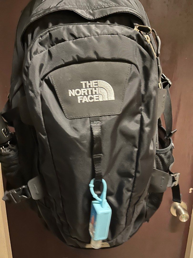 The North Face Hot Shot Backpack 背囊, 男裝, 袋, 背包- Carousell
