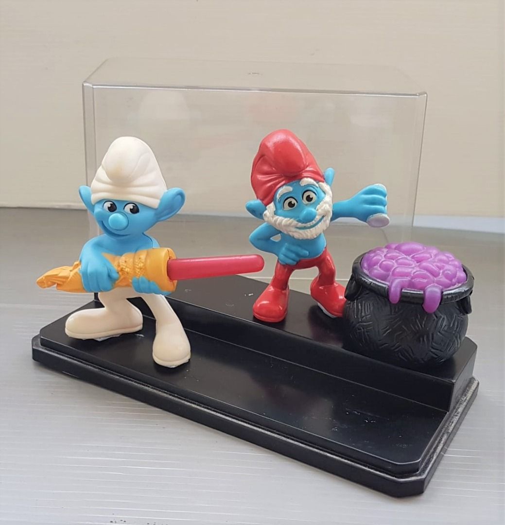 The Smurf Figures in Display Casing, 3 inches Figurine, Peyo 2011