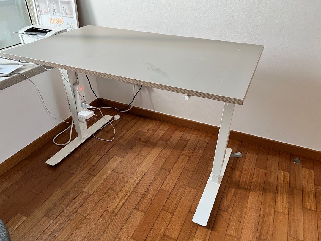 TROTTEN Bureau, beige/anthracite, 140x80 cm - IKEA