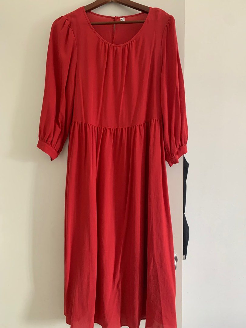 Uniqlo red dress hotsell