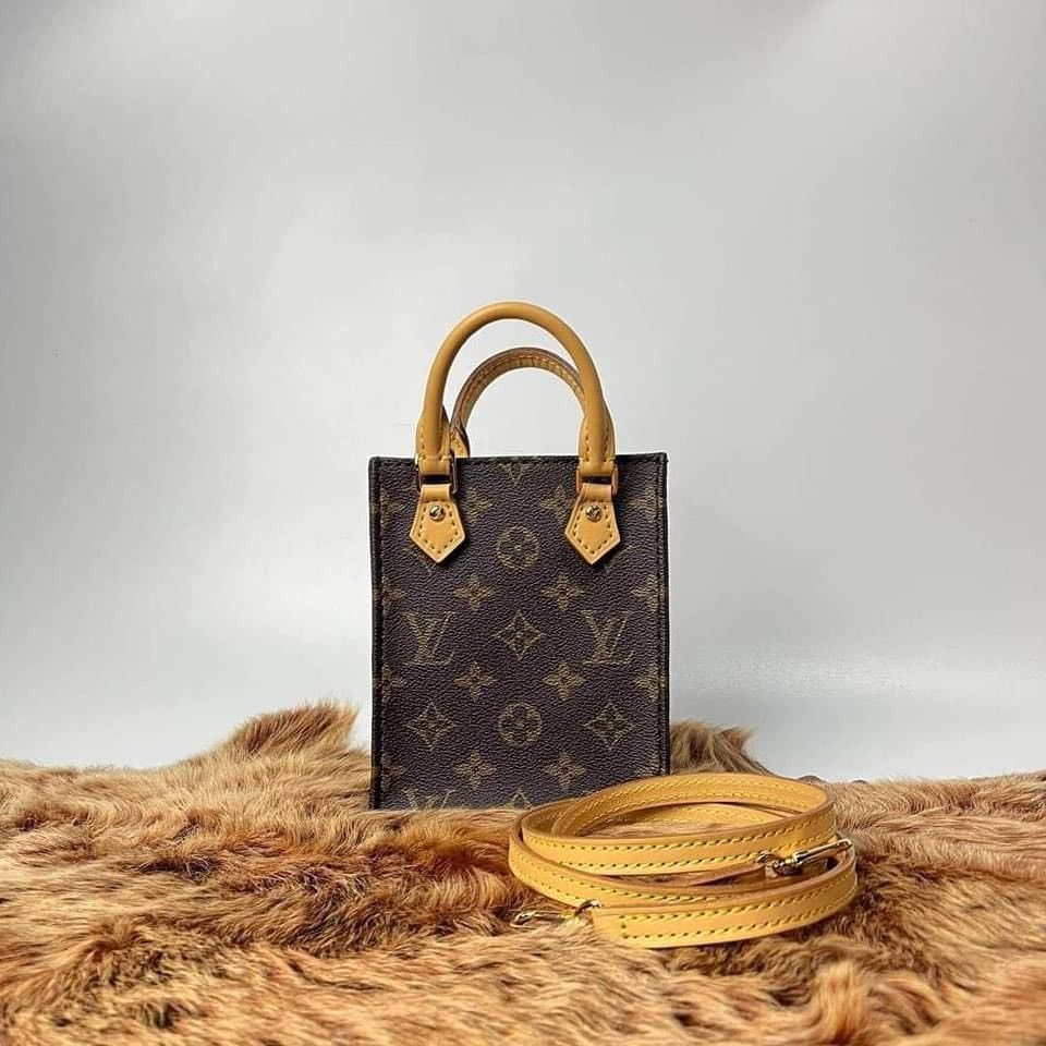Upcycle sac plat (Category: Luxury Bags & Wallets) located in Butuan. Submitted by jen_pre (Listing ID 1229656872, Image 1). Description: .