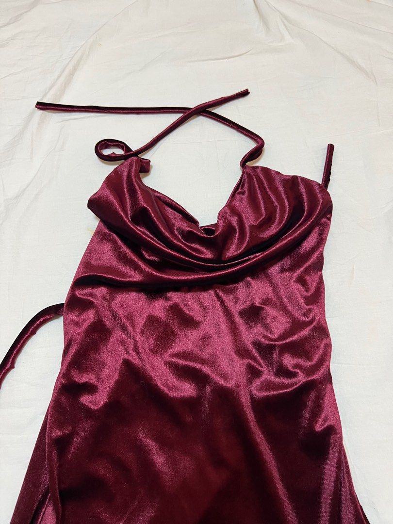 Velvet Red Dress (Category: Dresses) located in Quezon City. Submitted by beesly (Listing ID 1229795306, Image 2). Description: 👉🏻 Size: Small- Medium 👉🏻 brand new , never worn this 👉🏻 stretchable 👉🏻 fitted dress with slit 👉🏻 backless 👉🏻 sexy dress 👉🏻 can do same day delivery 👉🏻 payment through gcash .