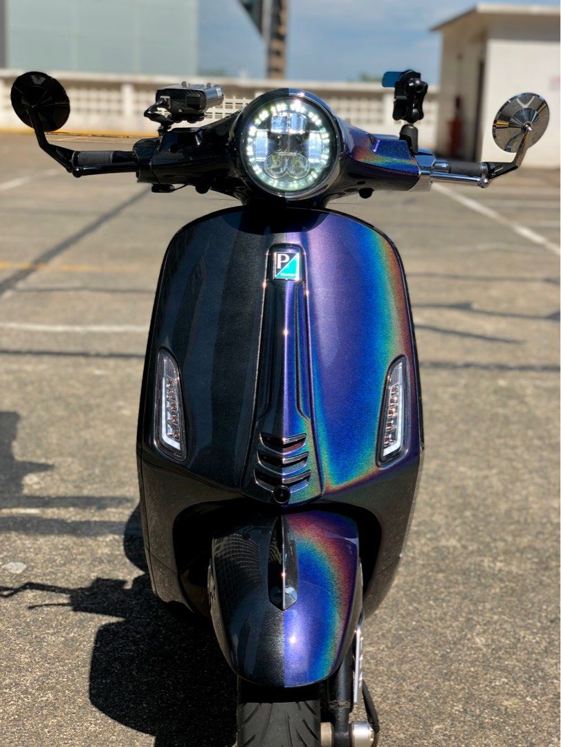 Vespa Primavera 150 headlight, Motorcycles, Motorcycle Accessories on