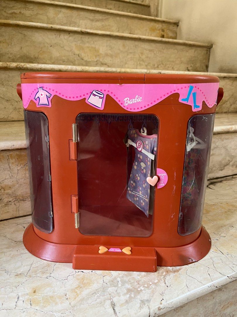 Vintage Boneka Barbie Fashion Closet Rotating Wardrobe Baju , Bayi