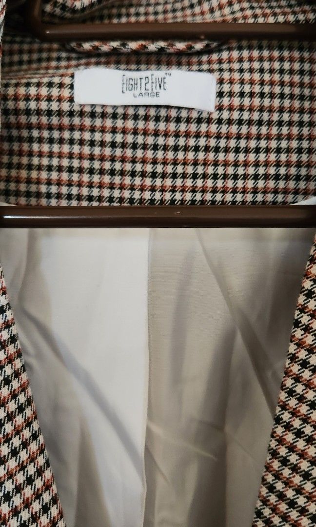 Women coat Pink Checkered (Category: Others Tops) located in San Fernando. Submitted by ashagreenpink (Listing ID 1229665312, Image 2). Description: large size in good conditon, thick.. good for business attire. used only once.. bought in Mall department store.
