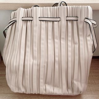 （分類：）位於 。 由 saletosellll 提交（商品編號 1229679904，圖片 1）。簡介： 。