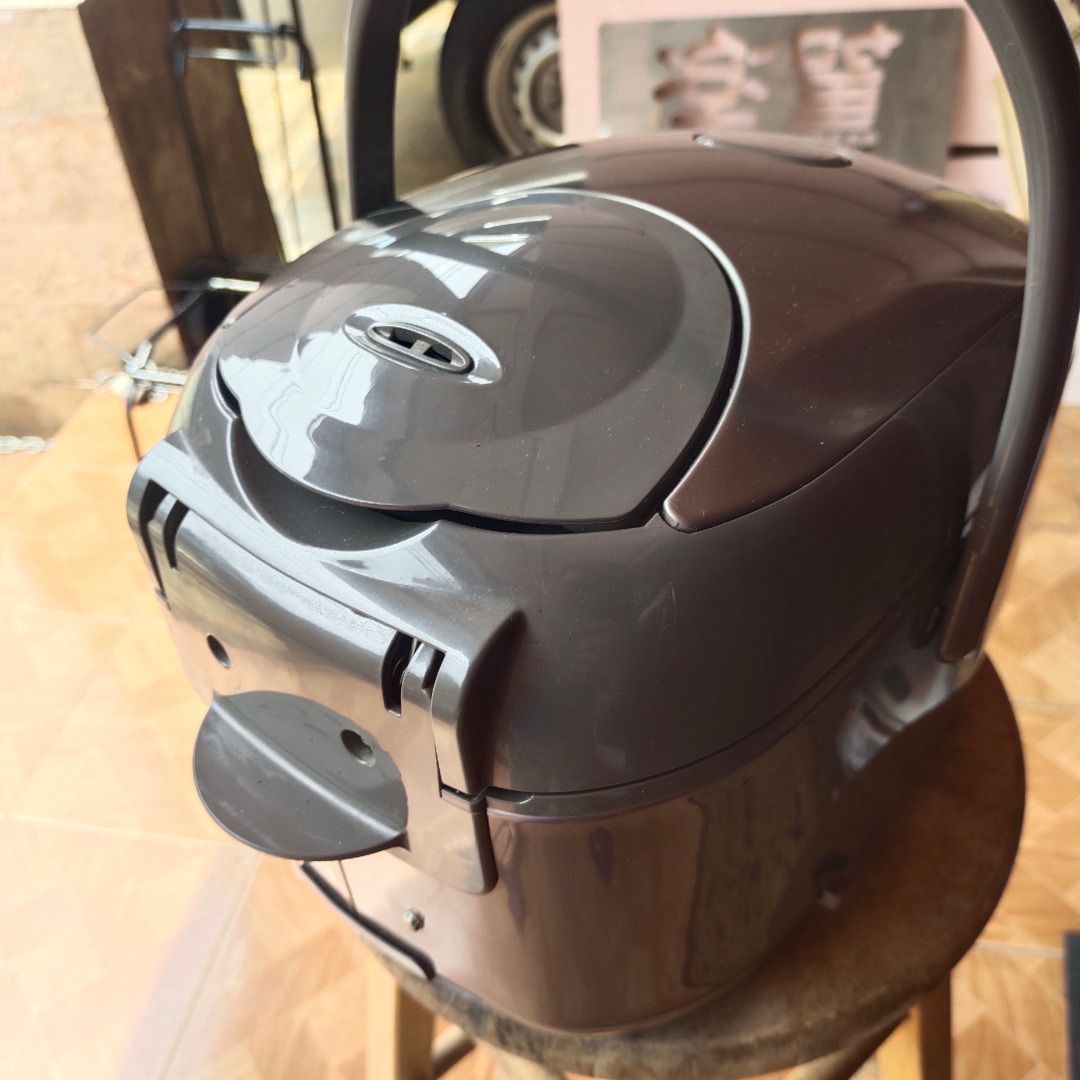 ZOJIRUSHI NSYMH10 Rice Cooker 1.0Ltr / Penanak Nasi 560610w