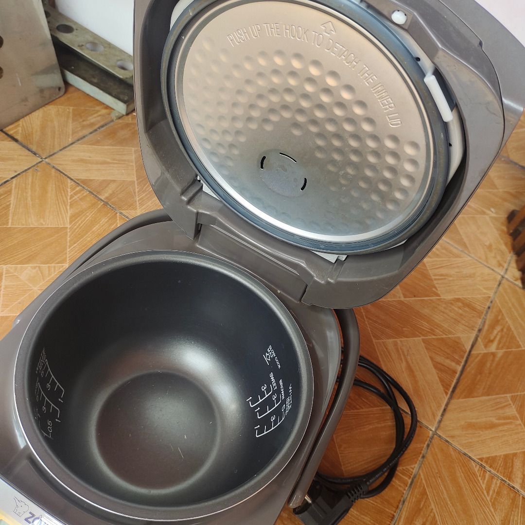 ZOJIRUSHI NSYMH10 Rice Cooker 1.0Ltr / Penanak Nasi 560610w