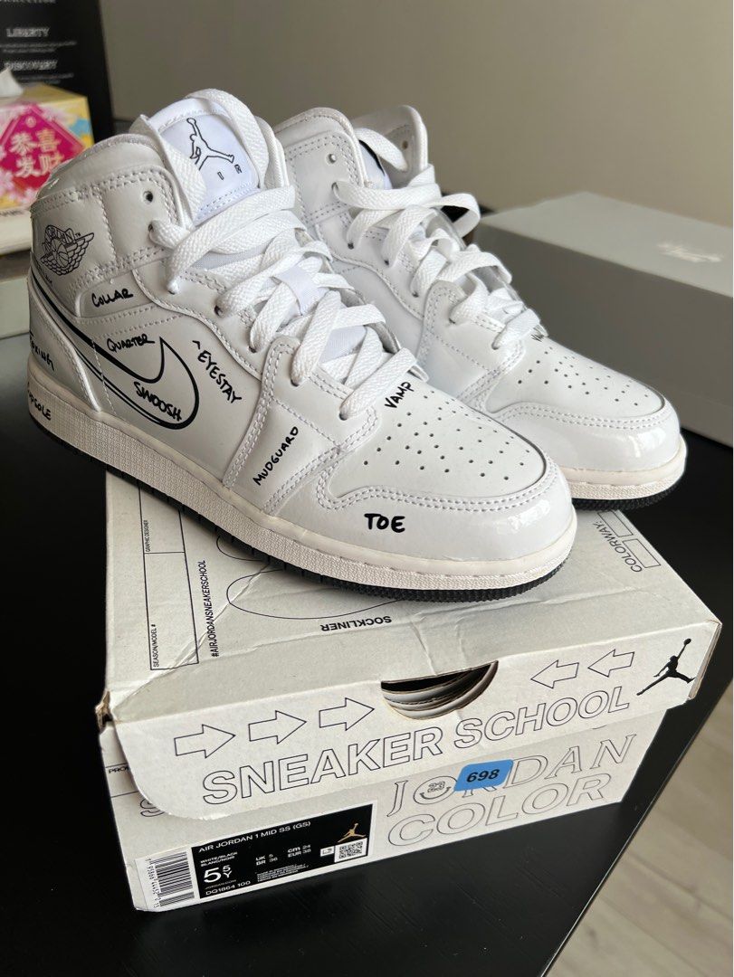 Air jordan 1 mid top gs white