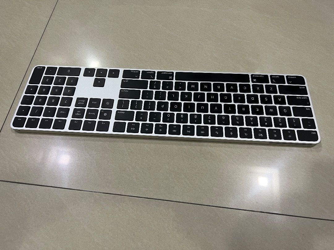 Apple black Magic Mouse, Keyboard and Trackpad