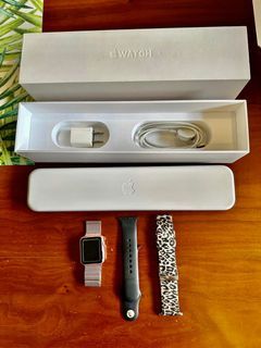 Apple Iwatch Series 1, 38MM, excellent condition, no scratches, with box, case, 2 straps