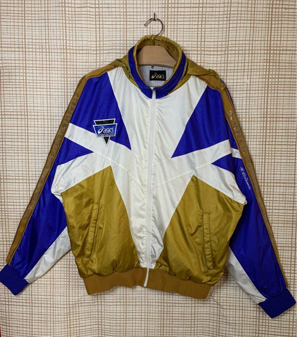 Asics Vintage World Performance Jacket (Category: Coats, Jackets and Outerwear) located in Baguio. Submitted by THRIFThingWars (Listing ID 1232898275, Image 1). Description: Chest: 26" Length: 27" ✅ Full Zip ✅ Mesh inner lining ✅ 2 side zip pockets ✅ Ribbed cuffs and hem.