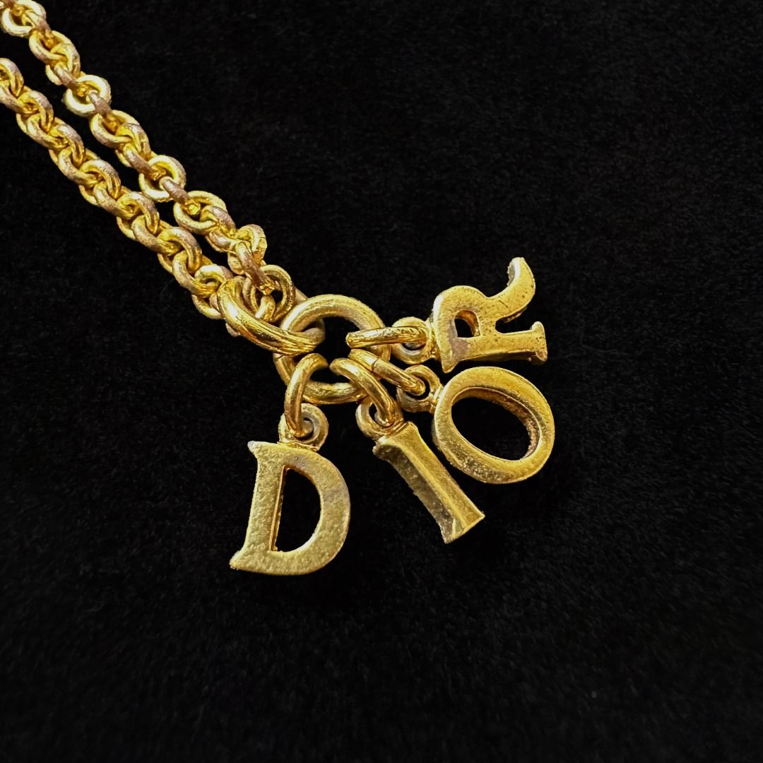 Christian dior logo necklace store