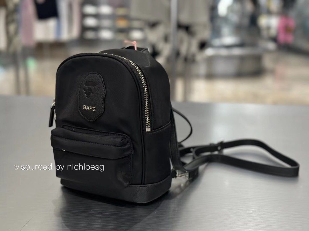 BAPE APE HEAD PATCH MINI DAYPACK ブラック A BATHING APE（アベイシングエイプ）の「APE HEAD PATCH MINI