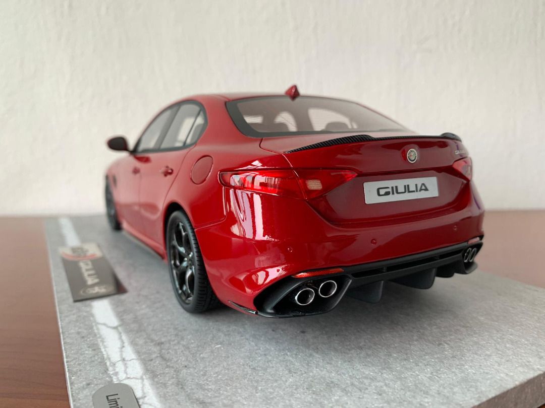 1:18 BBR Alfa Romeo Giulia QV (Rosso Competizione), Hobbies & Toys 