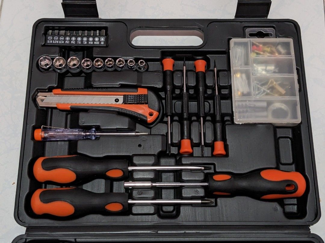 BLACK+DECKER BMT126C Hand Tool Kit for Home & DIY Use (126