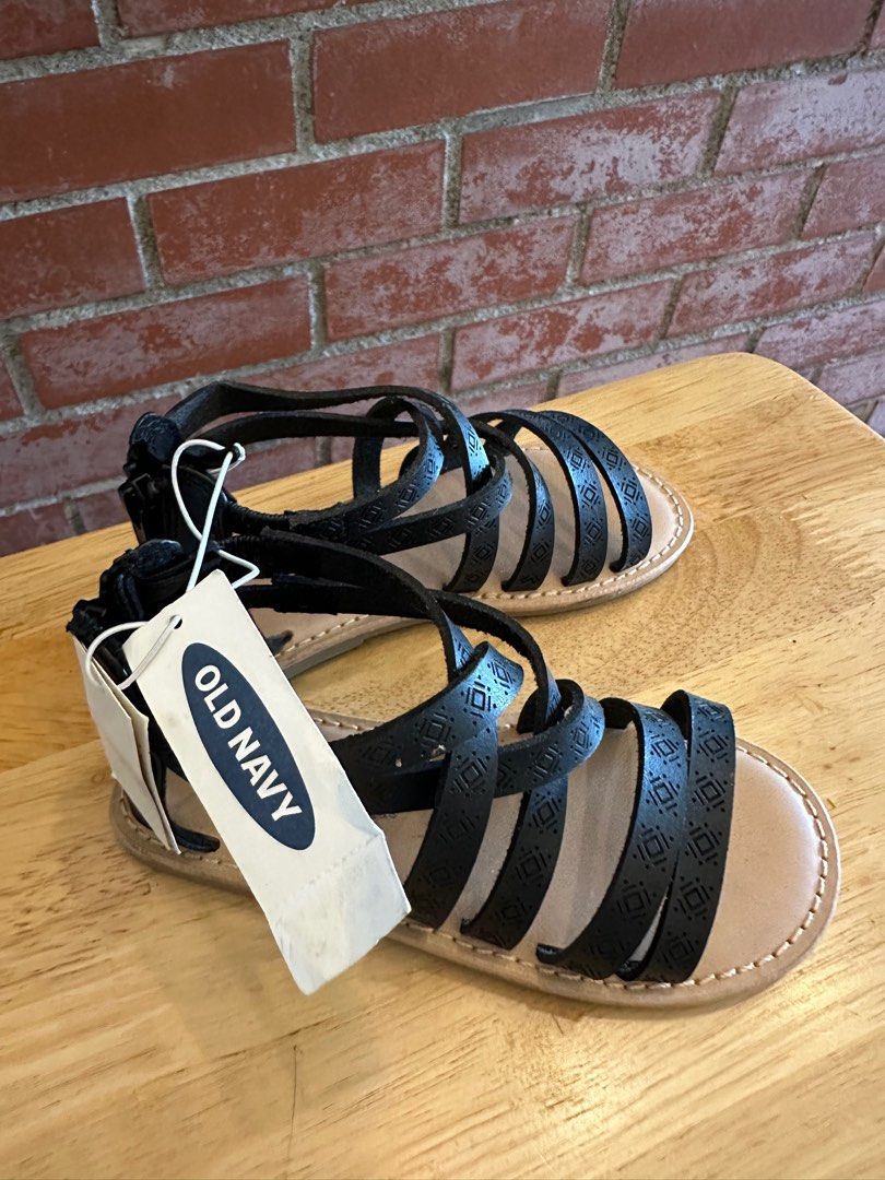 Old navy hotsell kid sandals