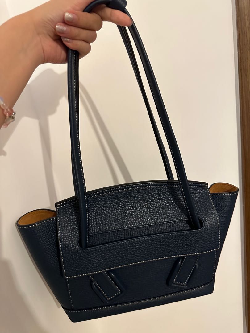 Bottega Veneta arco 33 Carousell
