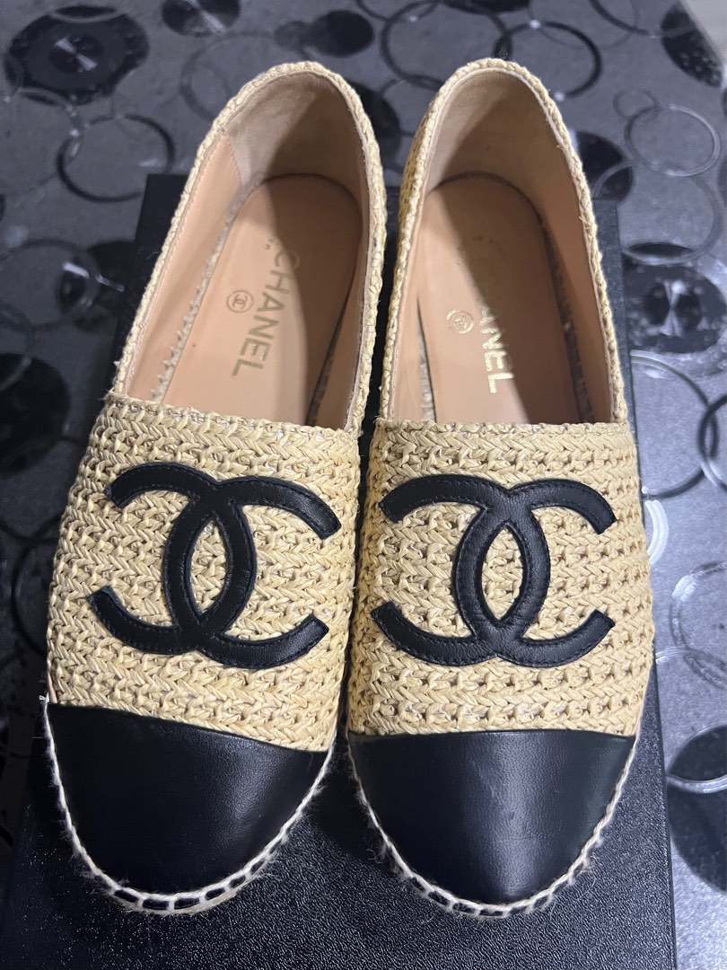 Chanel Espadrille 37 Tweed Canvas Leather CC Cap-Toe Flats CC-0707N-0007 at  1stDibs