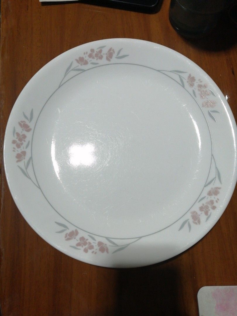 Corelle dinner plates, Furniture & Home Living, Kitchenware & Tableware