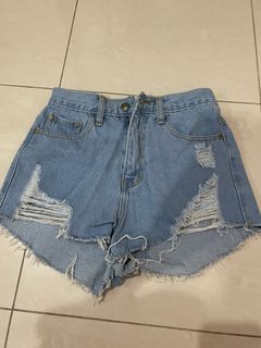 (Category: ) located in . Submitted by preloved_dayy (Listing ID 1232850783, Image 1). Description: .