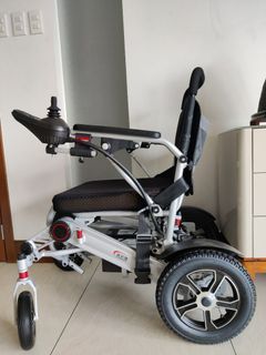 Electric wheelchair for salw