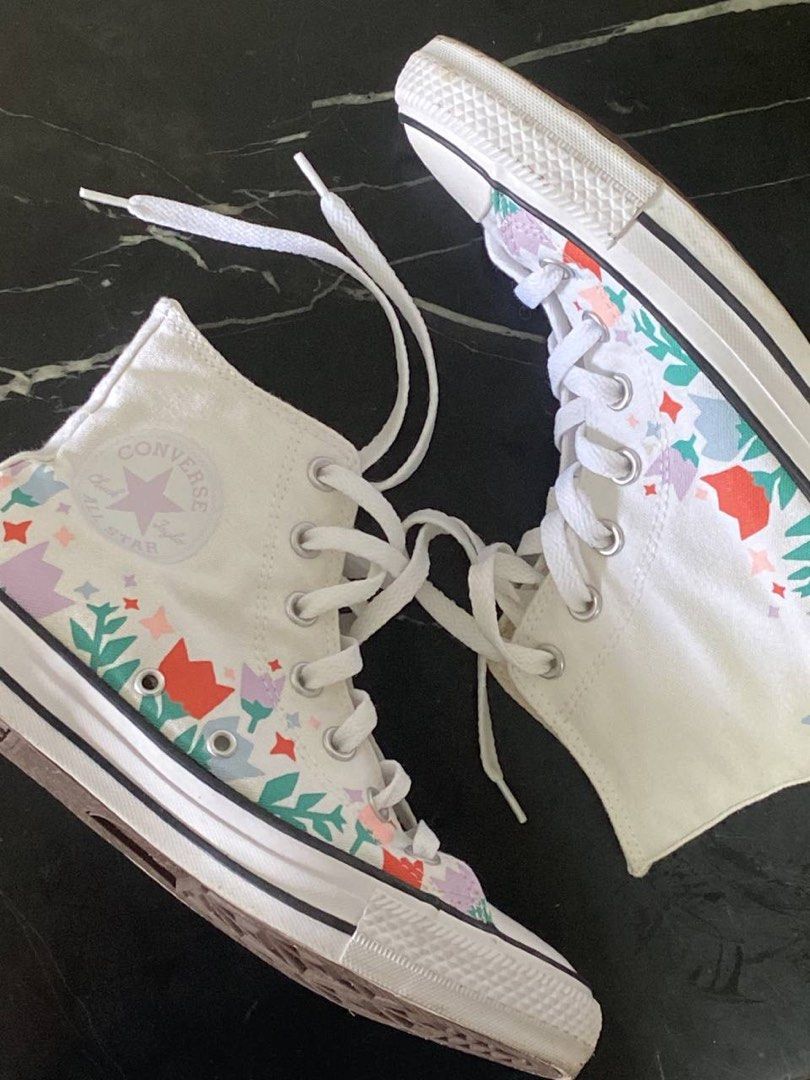 White shop floral converse