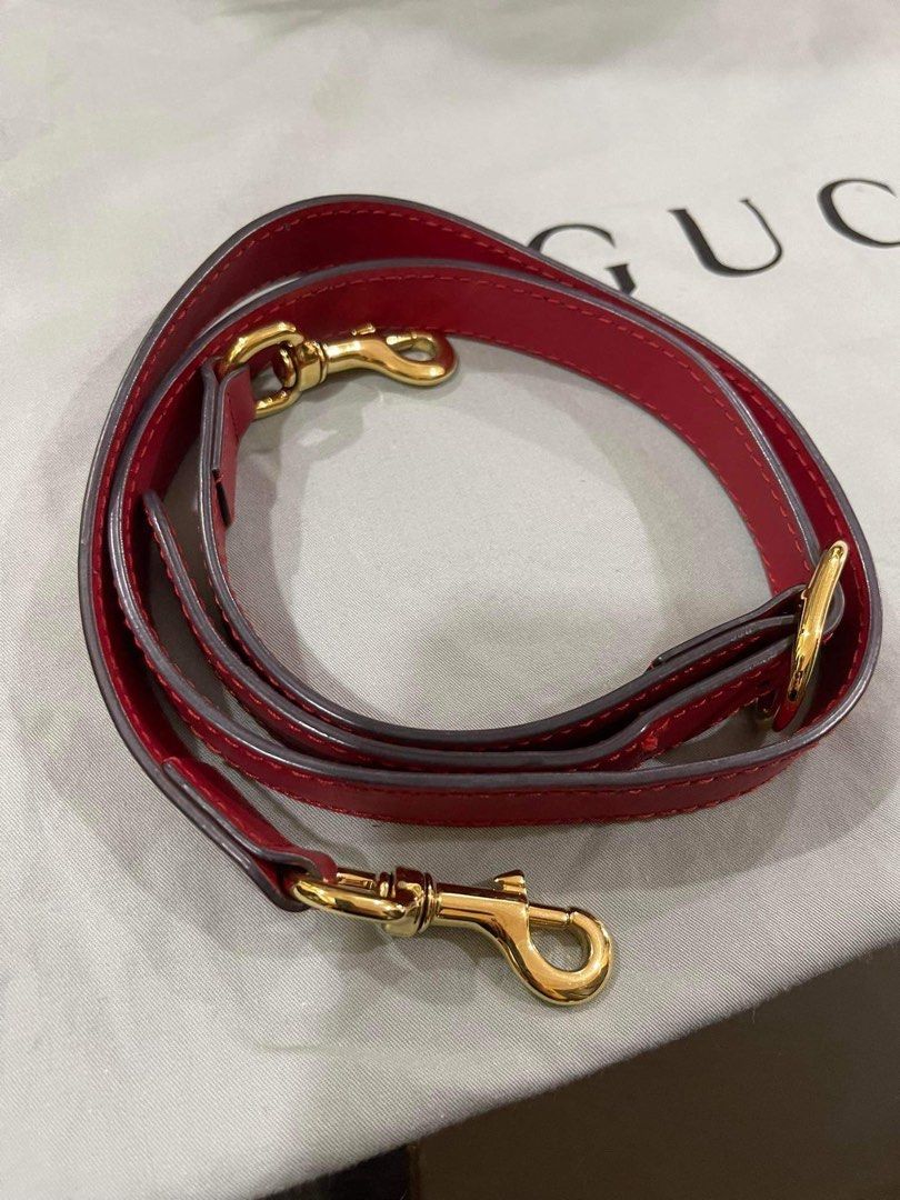Gucci Blooms Two Way Tote Bag (Category: Luxury Bags & Wallets) located in Batangas. Submitted by tenchi_authlux (Listing ID 1232949364, Image 2). Description: Comes with dust bag. Guaranteed authentic! Bought from Greenbelt. This is such a steal for a Gucci tote! 💗.